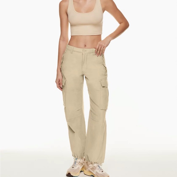 Aritzia TNA Supply Cargo Pants - Picture 4 of 8